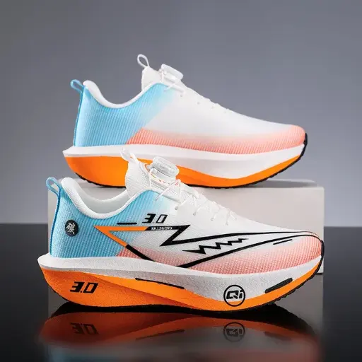 Lightweight breathable running shose with carbon plate for speed & comfort.